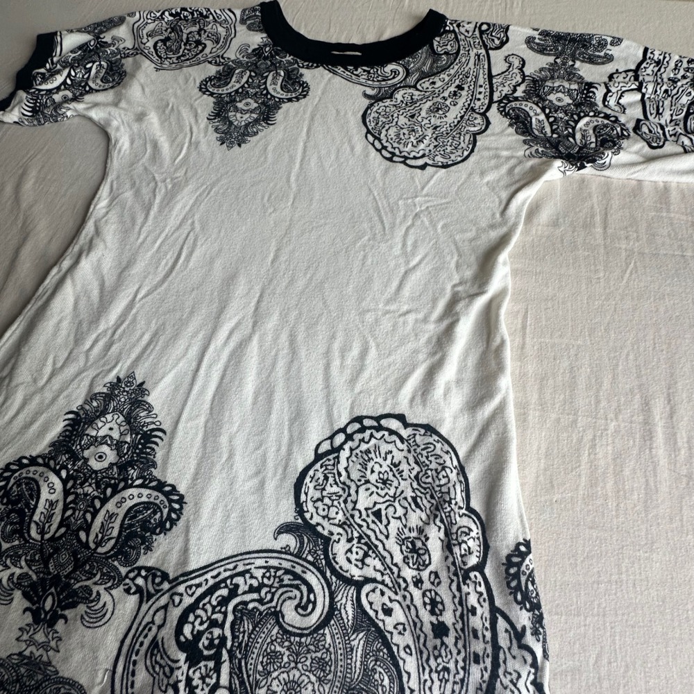 Yvos White Black Paisley Print Knit Tunic Top Short‎ Sleeve Crew Neck Medium